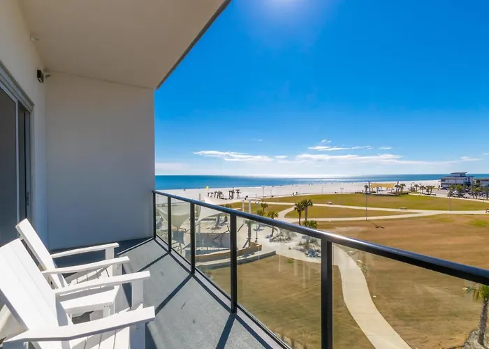 Holiday home Modern 4 Bedroom Luxury With Rooftop Pool Next To The Hangout! Gulf Shores