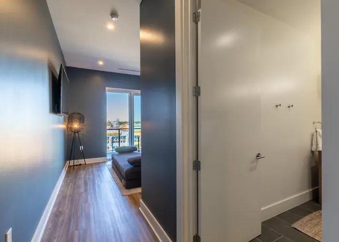 Modern 4 Bedroom Luxury With Rooftop Pool Next To The Hangout! * Gulf Shores